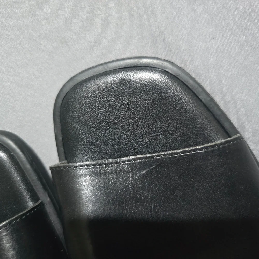 AEROSOLES step into
